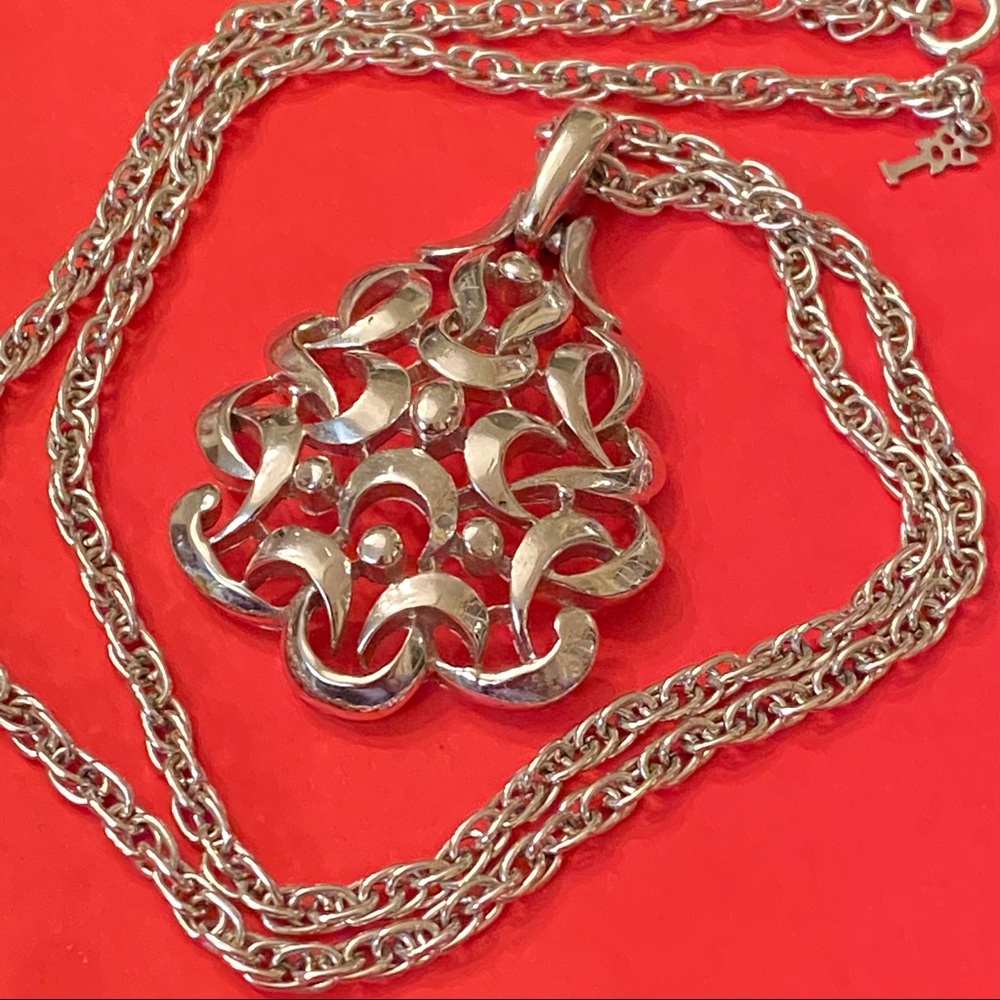 Vintage Crown Trifari Modernist Pendant Necklace - Picture 2 of 10